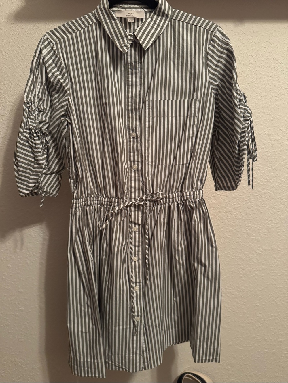 LOFT Women’s Gray and White Striped Shirt Dress